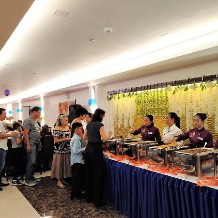 金银岛酒店带迷你水上乐园 Masbate City 外观 照片