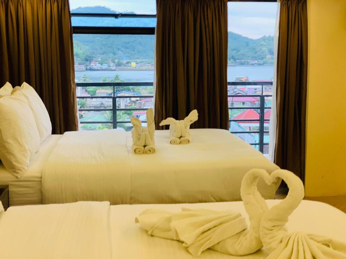 金银岛酒店带迷你水上乐园 Masbate City 外观 照片