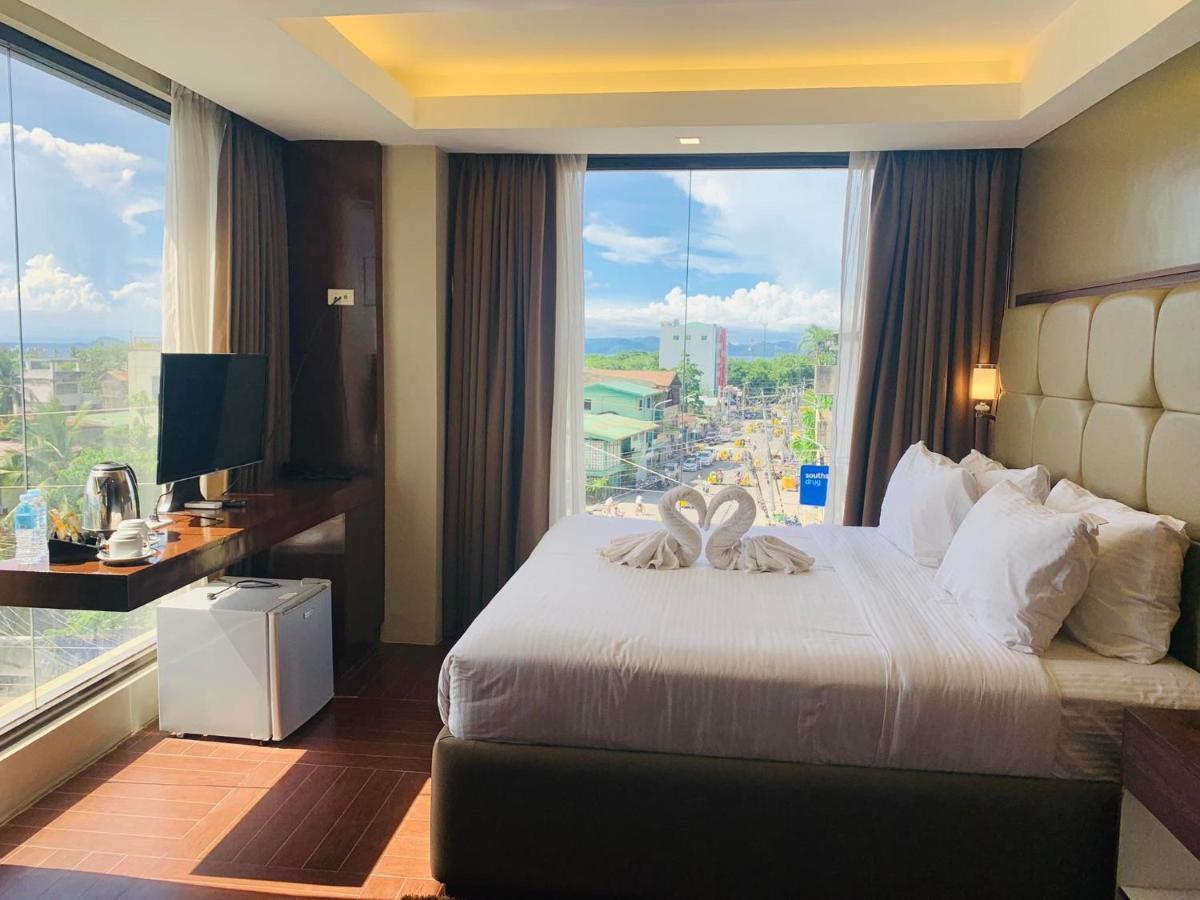 金银岛酒店带迷你水上乐园 Masbate City 外观 照片