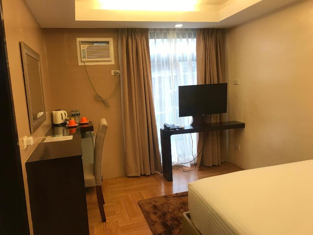 金银岛酒店带迷你水上乐园 Masbate City 外观 照片