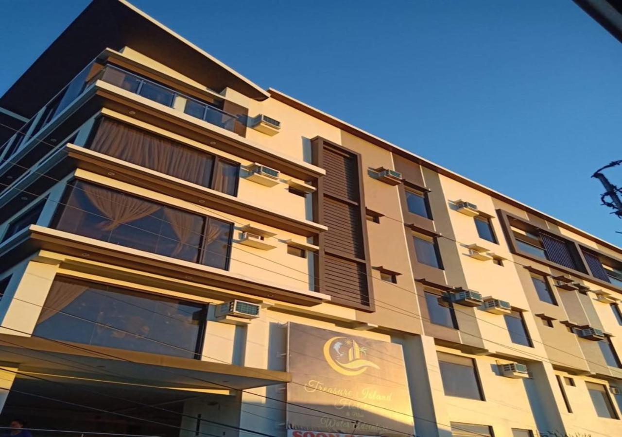 金银岛酒店带迷你水上乐园 Masbate City 外观 照片