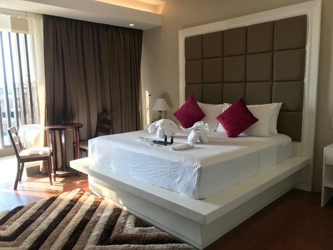 金银岛酒店带迷你水上乐园 Masbate City 外观 照片
