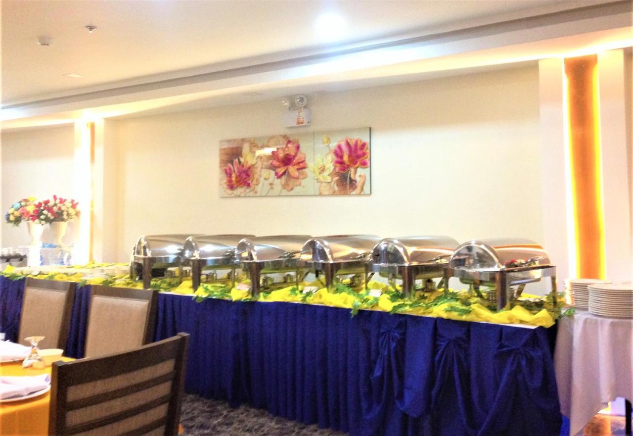 金银岛酒店带迷你水上乐园 Masbate City 外观 照片