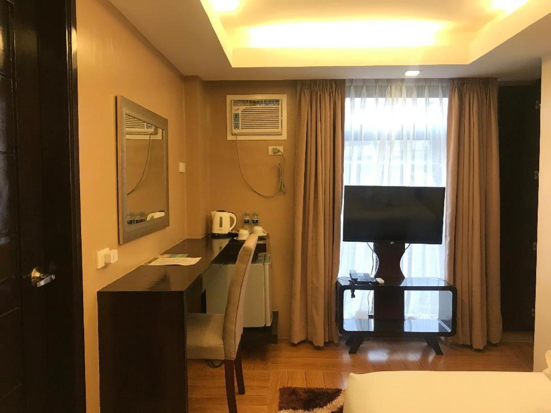金银岛酒店带迷你水上乐园 Masbate City 外观 照片