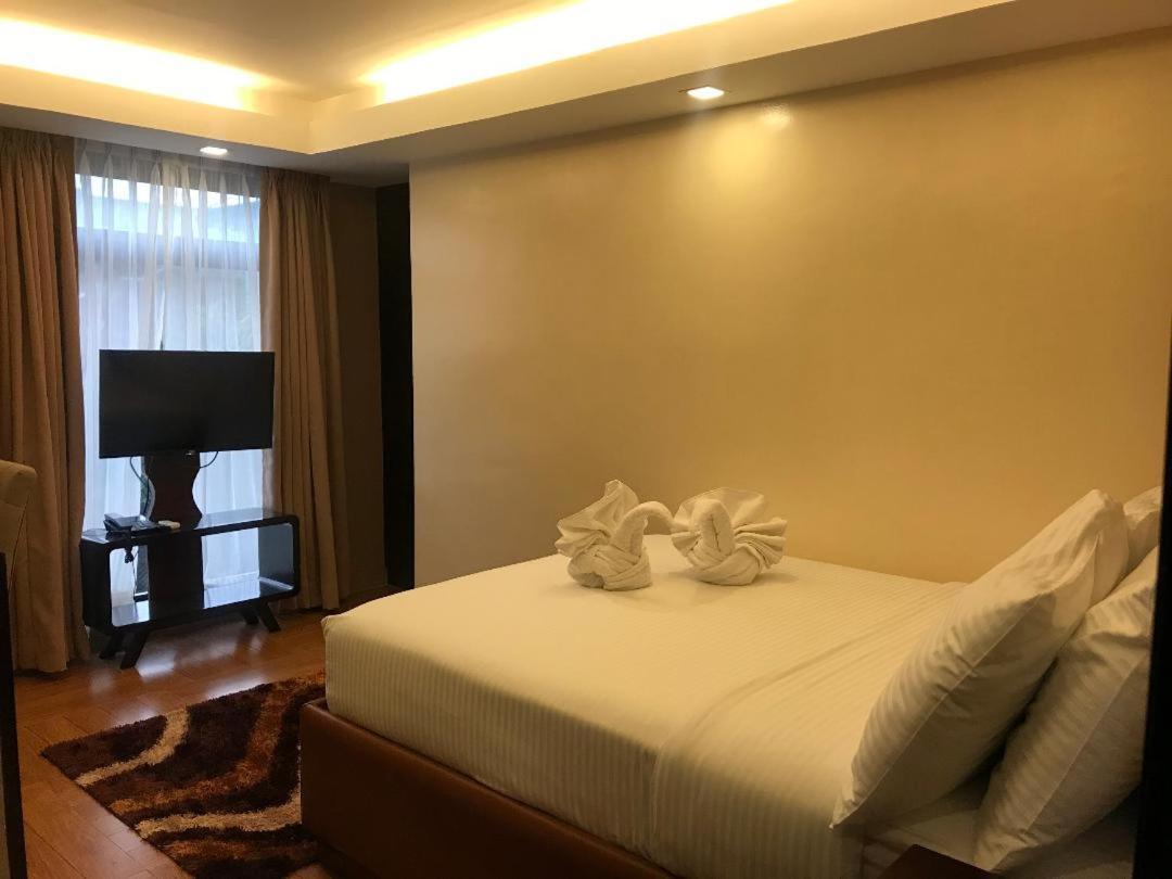 金银岛酒店带迷你水上乐园 Masbate City 外观 照片