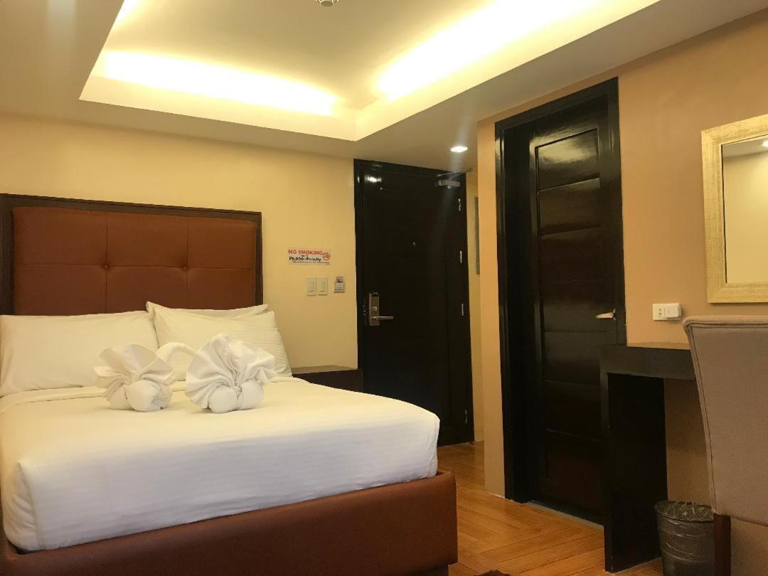金银岛酒店带迷你水上乐园 Masbate City 外观 照片